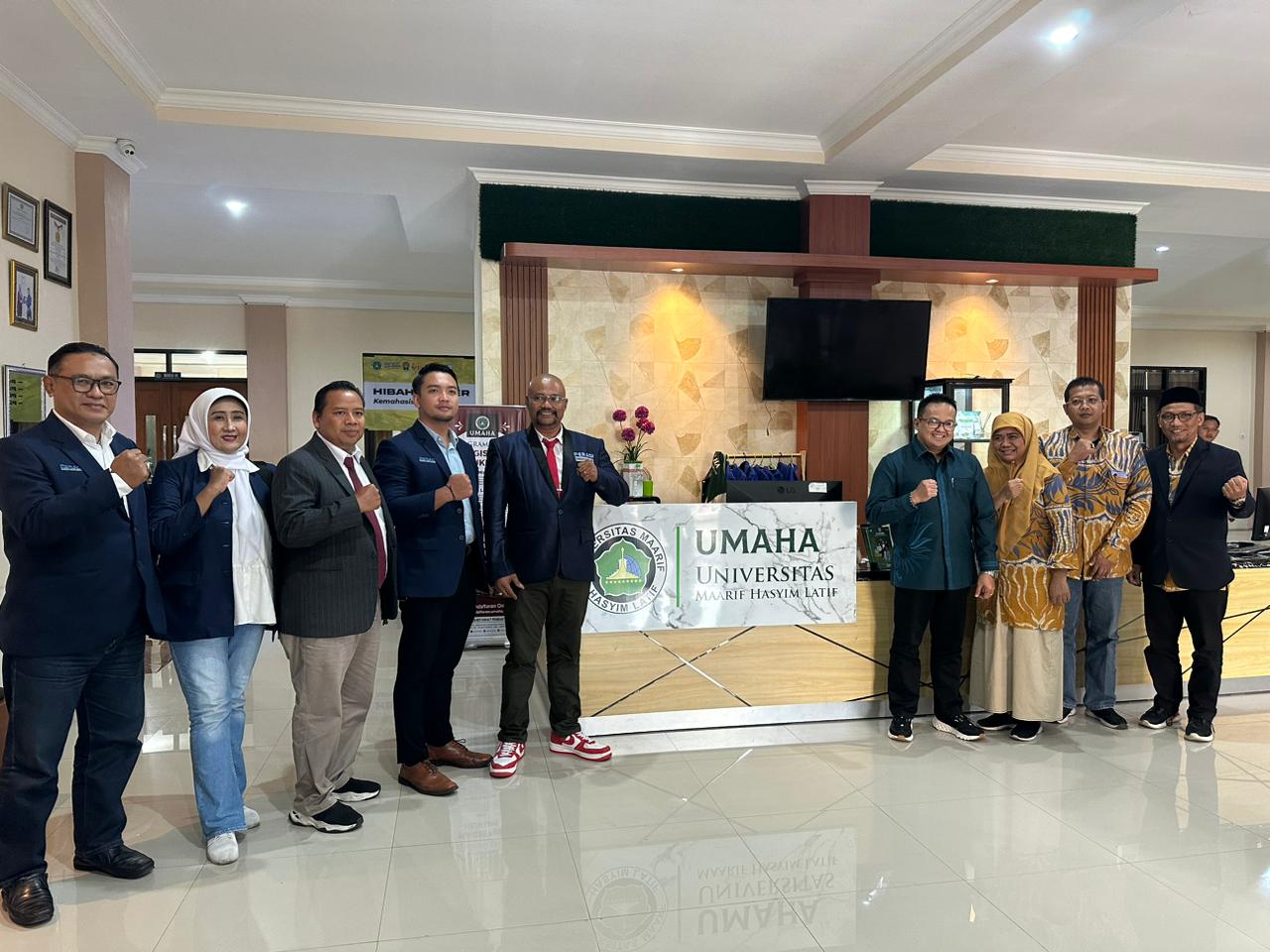 DPC PERADI SAI Sidoarjo Raya menanda-tangani Memorandum of Understanding (MoU) dengan Univ. UMAHA Sidoarjo dalam kerjasama PKPA, IA dan Penyuluhan Hukum di Univ. UMAHA Sidoarjo, pada tanggal 07 Februari 2024