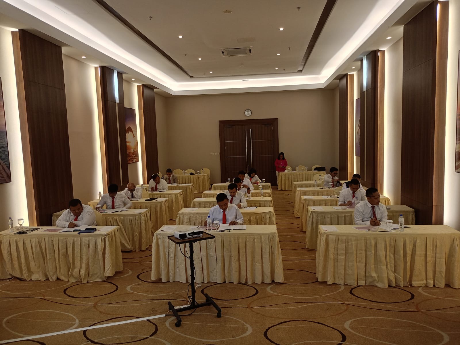 Telah dilaksanakan Ujian Profesi Advokat (UPA) DPC PERADI SAI Batam tahun 2024, pada Sabtu, 25 Mei 2024 di Hotel Aston, Batam