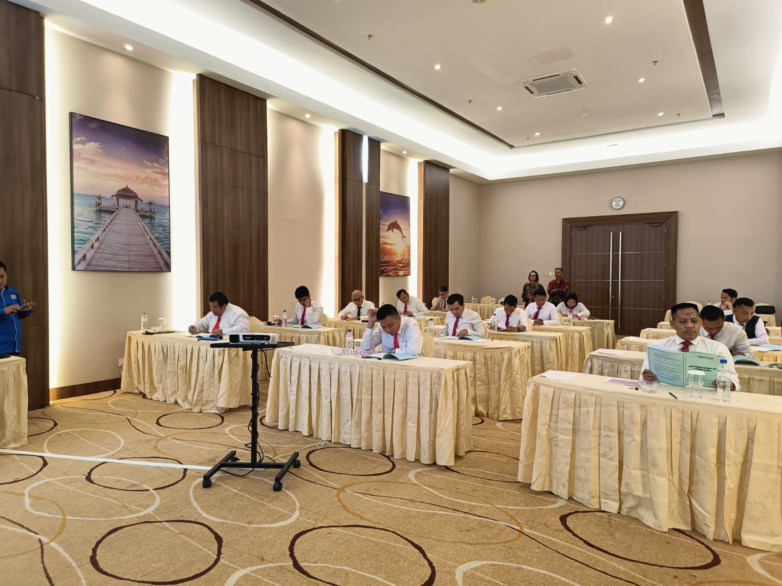 Telah dilaksanakan Ujian Profesi Advokat (UPA) DPC PERADI SAI Batam tahun 2024, pada Sabtu, 25 Mei 2024 di Hotel Aston, Batam