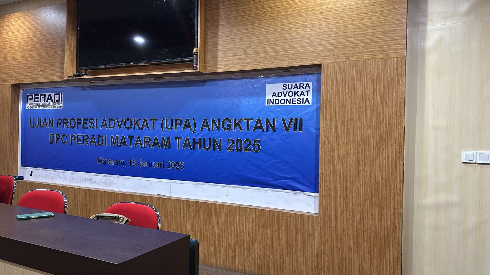 DPC PERADI SAI Mataram melaksanakan Ujian Profesi Advokat (UPA) Angkatan VII, di Universitas Mataram pada 18 Januari 2025, dengan peserta yang ikut sebanyak 24 orang