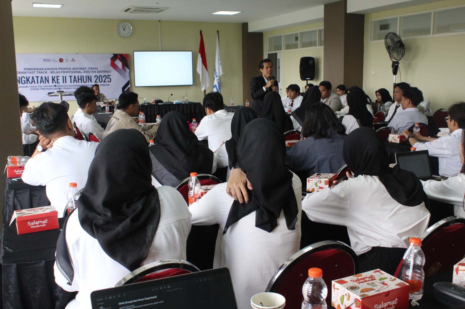 DPC PERADI SAI Malang Raya bekerja sama dengan Fakultas Hukum Universitas Muhammadiyah Malang (UMM) dalam melaksanakan Pendidikan Khusus Profesi Advokat (PKPA) angkatan ke II tahun 2025 di Fakultas Hukum Universitas Muhammadiyah Malang pada 08 Februari 2025 , dengan peserta yang ikut sebanyak 52 orang.